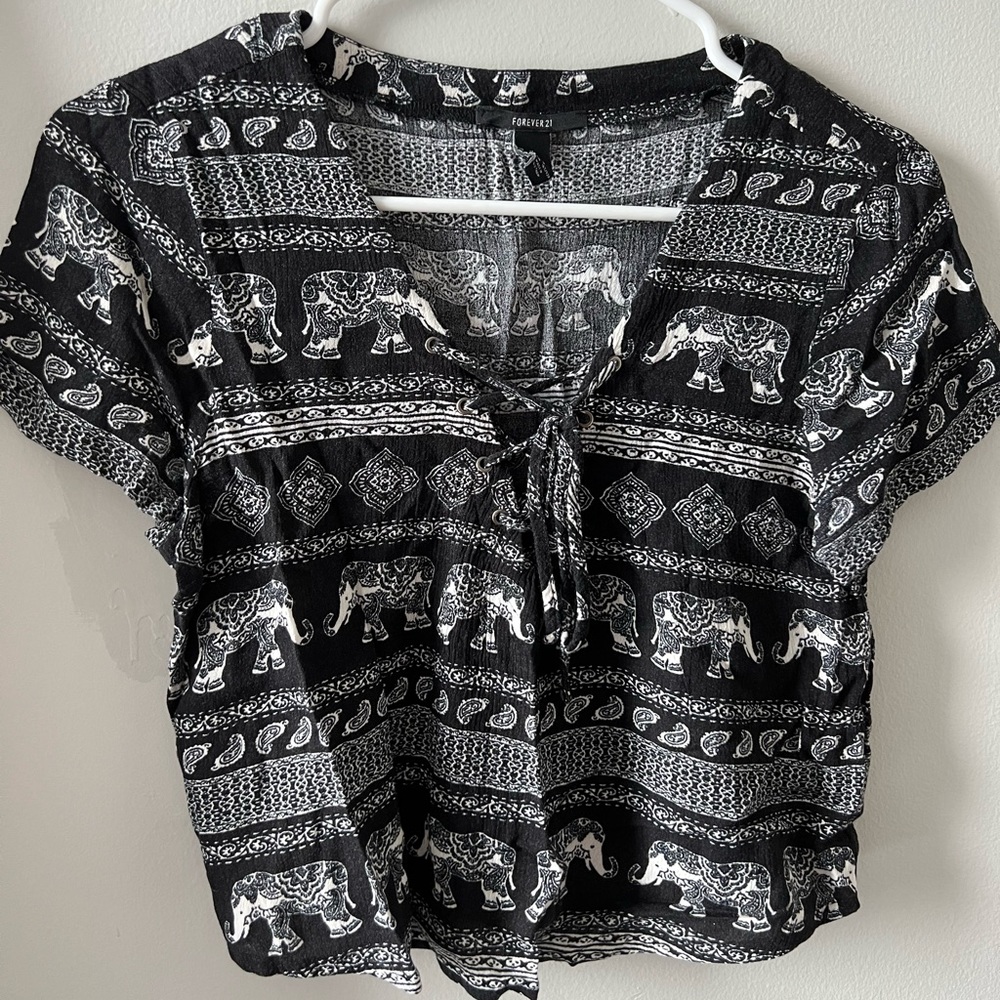 FOREVER 21 Elephant Boho Print Crop Top T-Shirt